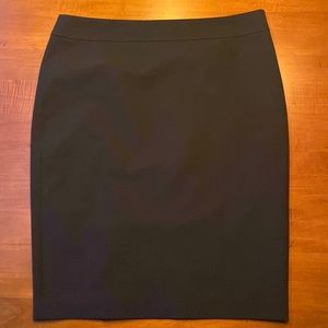 NWT Ann Taylor black pencil skirt with double kick, size 16